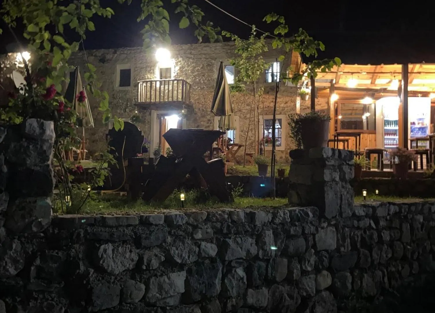 טת Guesthouse Kujtimi