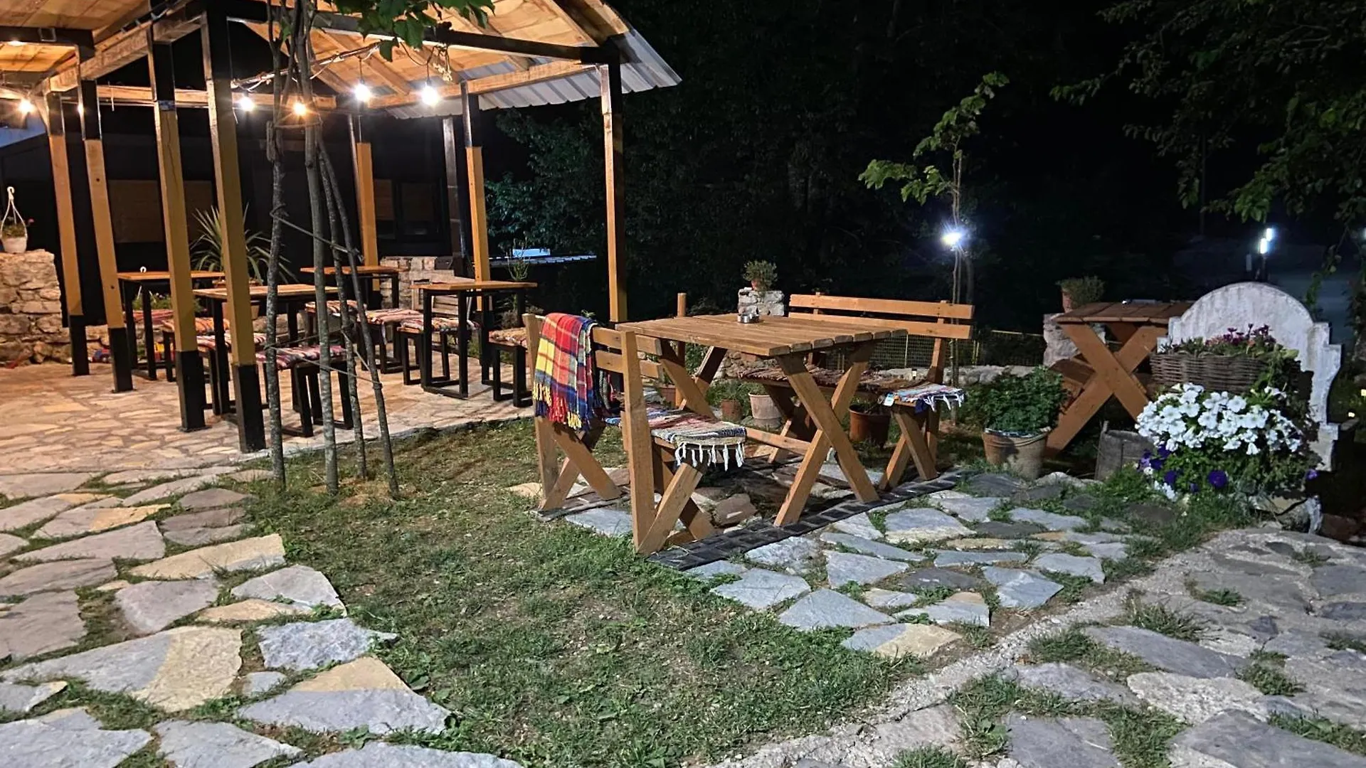 טת Guesthouse Kujtimi אלבניה